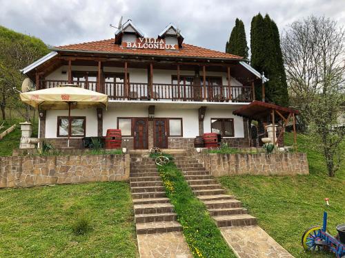 Villa Balconlux Zavojsko jezero Pirot – luksuzan smeštaj uz planinsko jezero